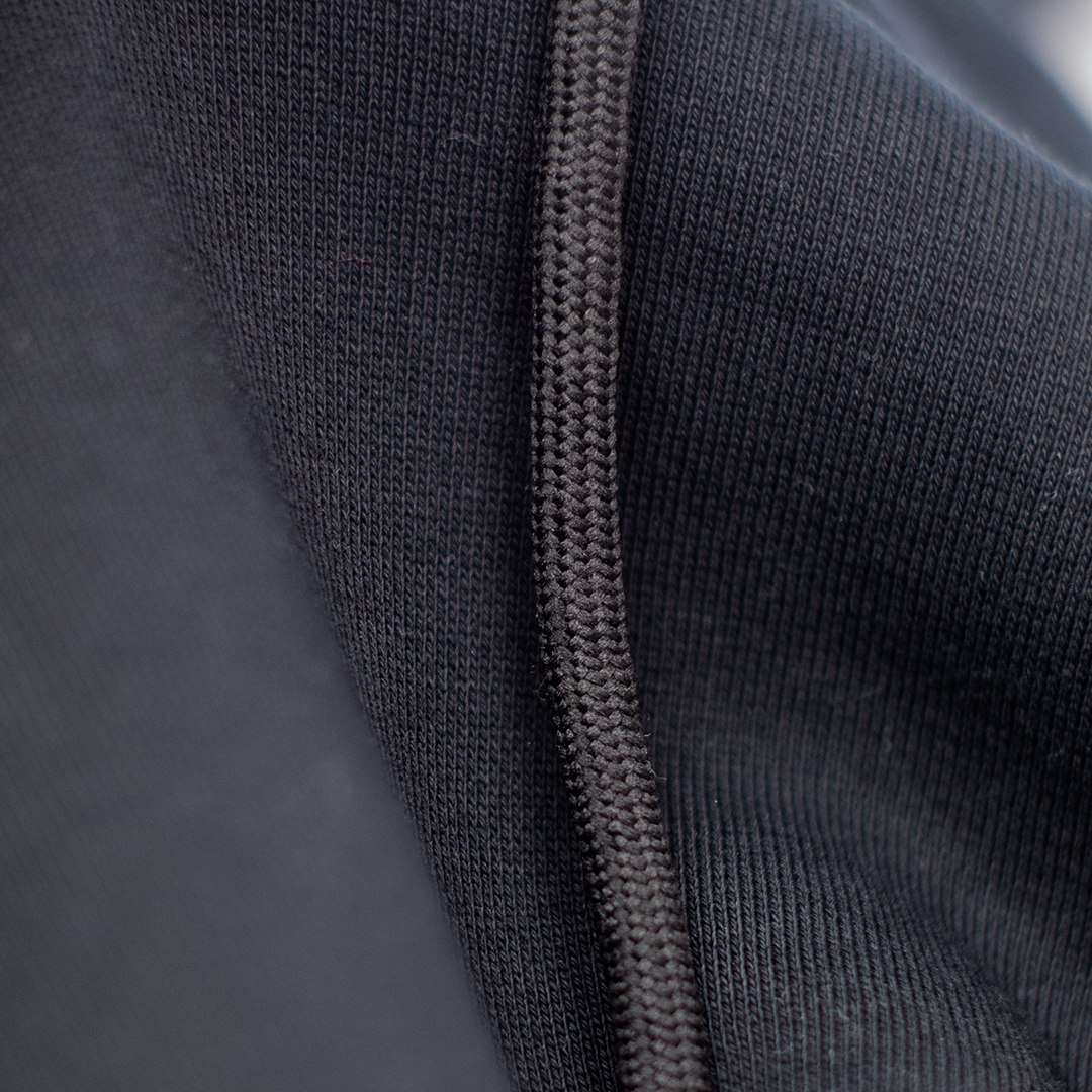 Pixel Krake – Bestickter Bio Hoodie // No. 001