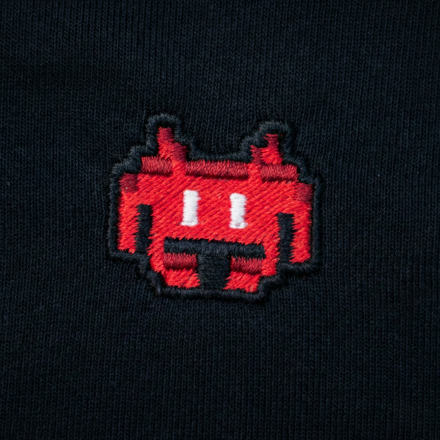 Pixel Alien Rot – Bestickter Bio Pullover — Zweites Produktbild