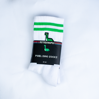 Pixel Dino – Bestickte Bio Baumwoll Socken // No. 003