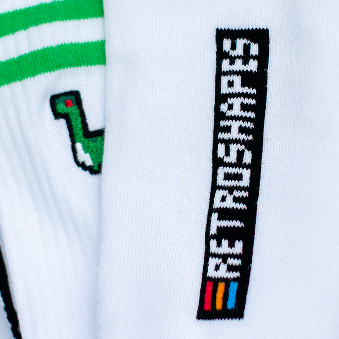 Pixel Dino – Bestickte Bio Baumwoll Socken // No. 003