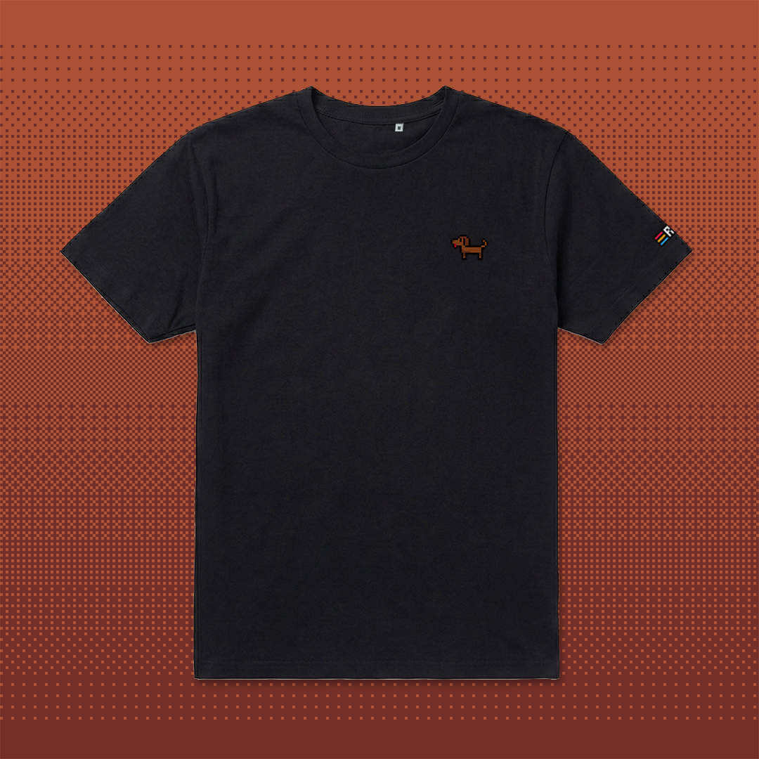 Pixel Dackel Gustl – Besticktes Bio T-Shirt // No. 020