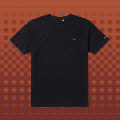 Pixel Dackel Gustl – Besticktes Bio T-Shirt // No. 020