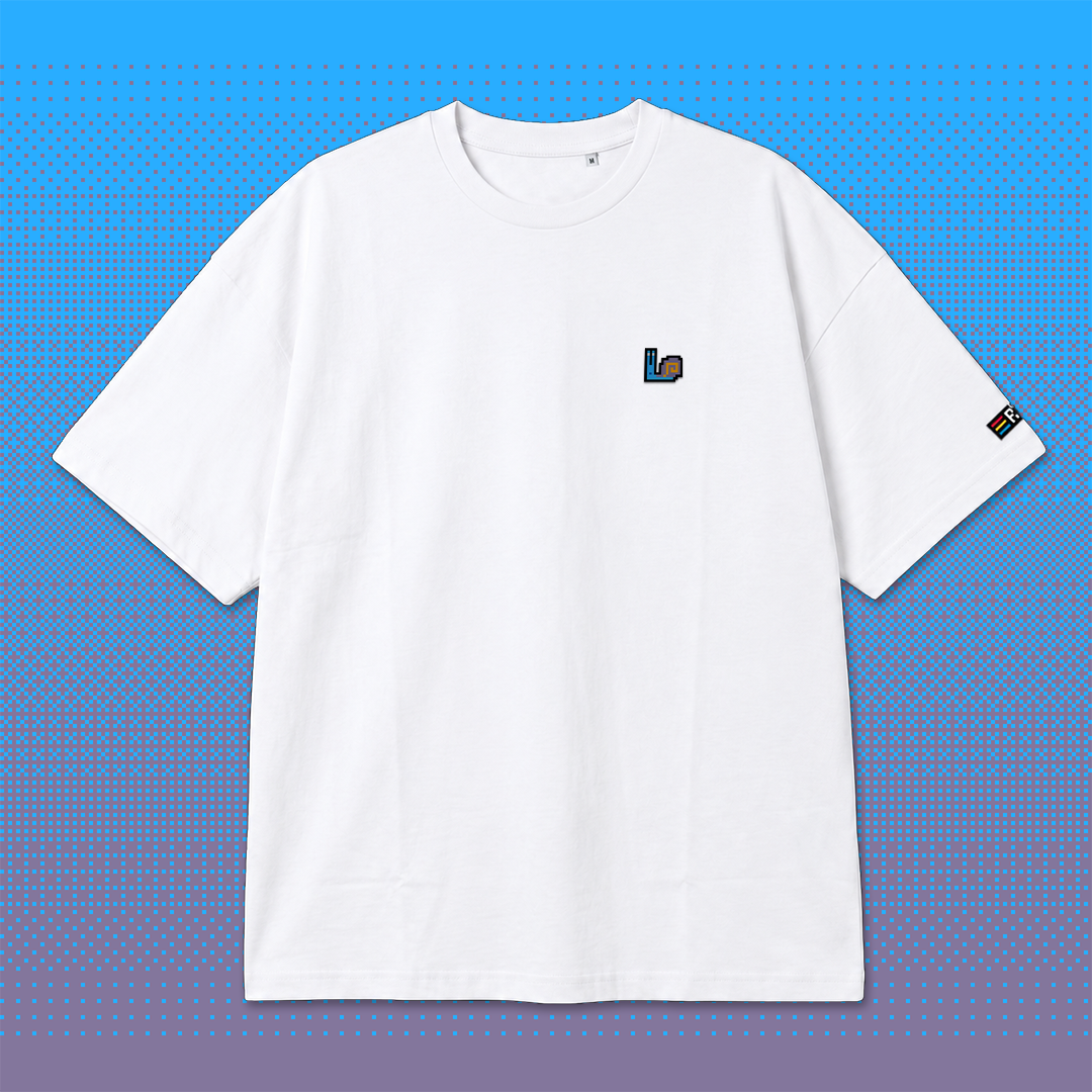Pixel Schnecke – Besticktes Bio Oversized T-Shirt // No. 024