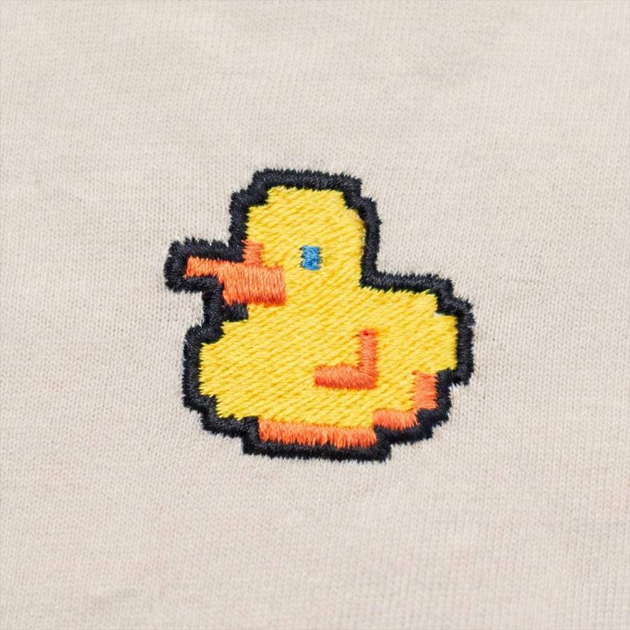 Pixel Ente – Besticktes Bio Oversized T-Shirt · Beige · Stick-Close-up
