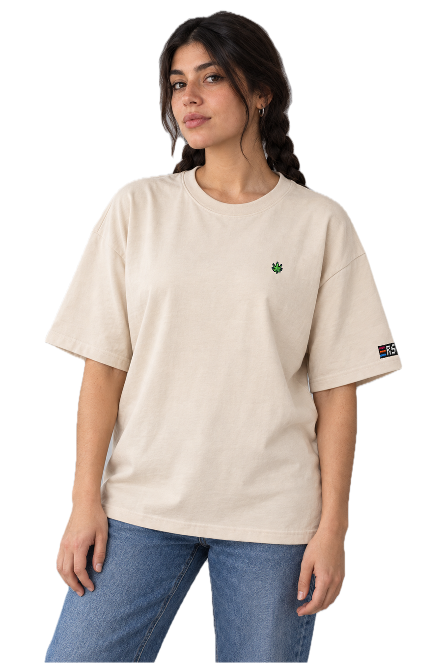 Pixel Cannabis – Besticktes Bio Oversized T-Shirt · Beige · Model · Frau