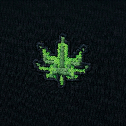 Pixel Cannabis – Bestickter Bio Hoodie · Schwarz · Stick-Close-up