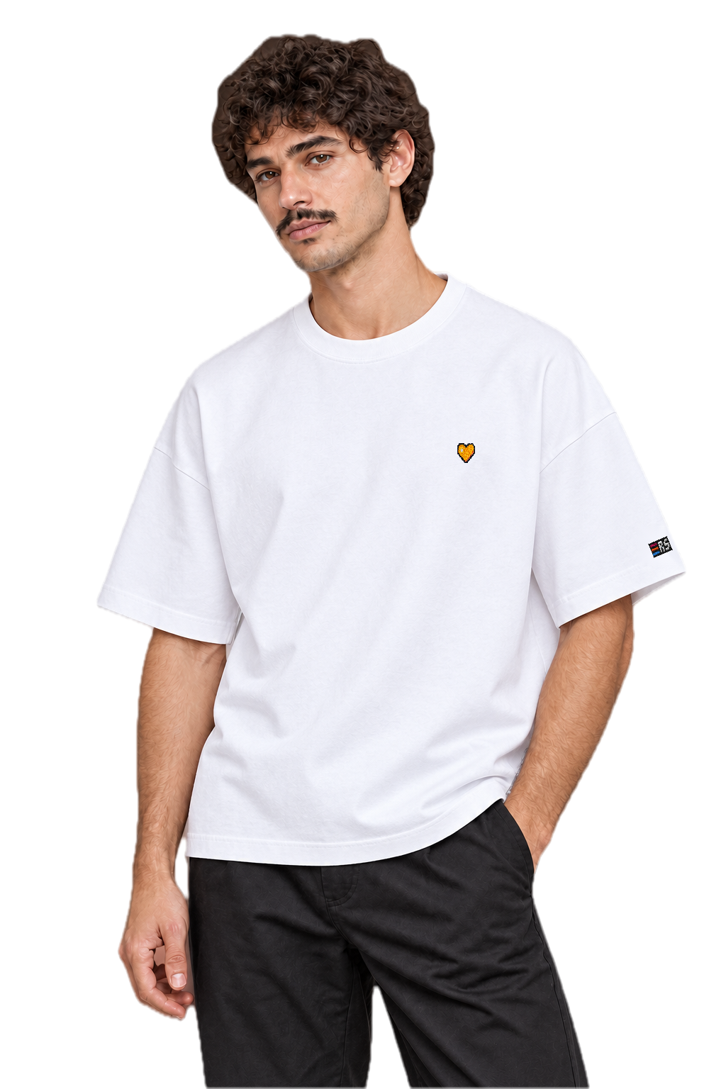 Pixel Herz Orange – Besticktes Bio Oversized T-Shirt · Weiß · Model · Mann