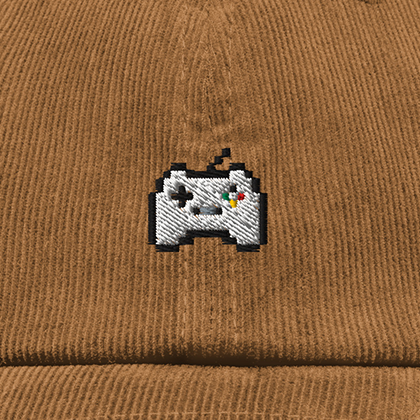 Pixel Gamepad – Bestickte Cord Cap · Braun · Stick