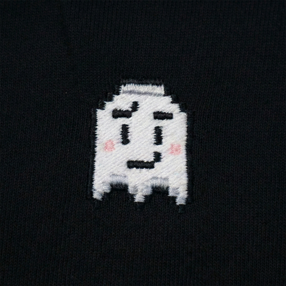 Pixel Geist – Bestickter Bio Pullover · Schwarz · Stick-Close-up