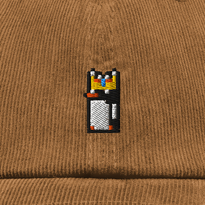 Pixel Pinguin Mit Krone – Bestickte Cord Cap · Braun · Stick