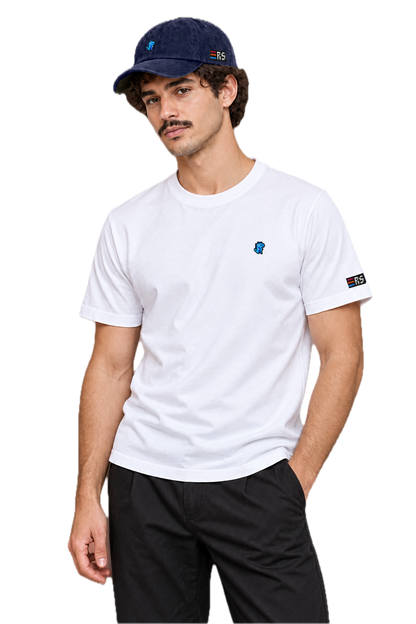 Pixel Dino Blau – Bestickte Cord Cap · Blau · Model Mann