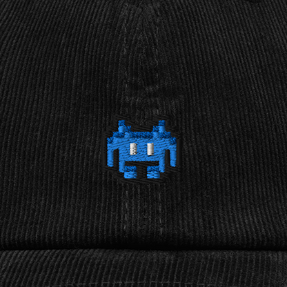 Pixel Alien Blau – Bestickte Cord Cap · Schwarz · Stick