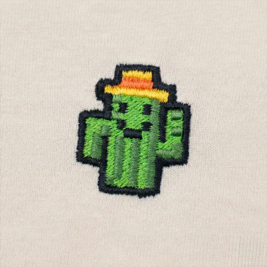 Pixel Kaktus – Bestickter Bio Pullover · Beige · Stick-Close-up