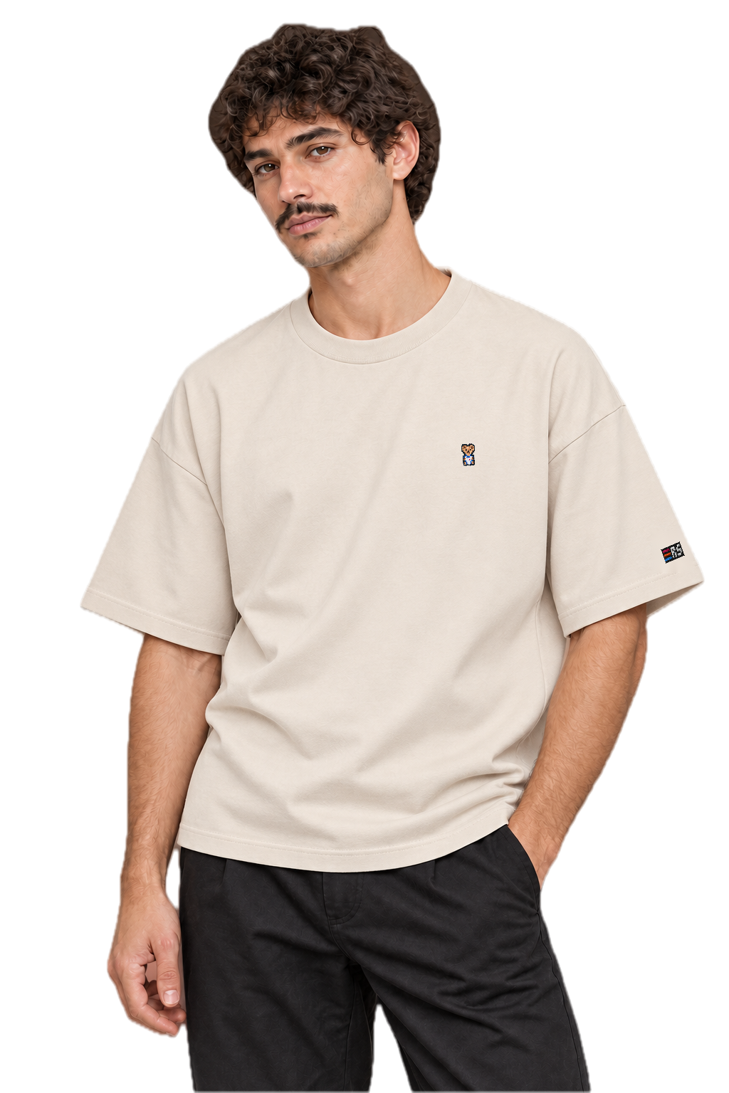 Pixel Bär "Zuffi" – Besticktes Bio Oversized T-Shirt · Beige · Model · Mann
