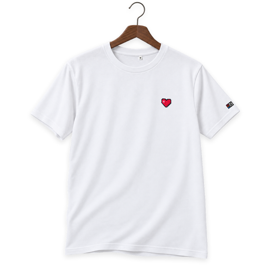 Pixel Herz – Besticktes Bio T-Shirt · Weiß · Bügel B