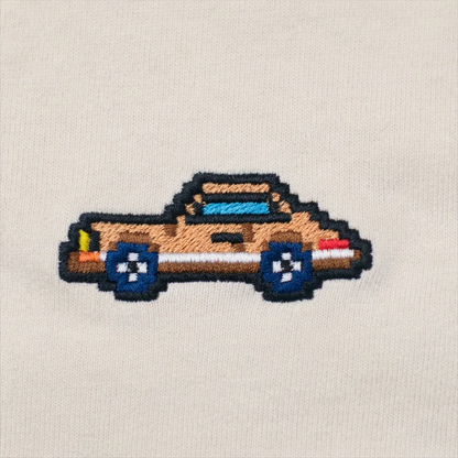 Pixel Sportwagen braun – Besticktes Bio Oversized T-Shirt · Beige · Stick-Close-up
