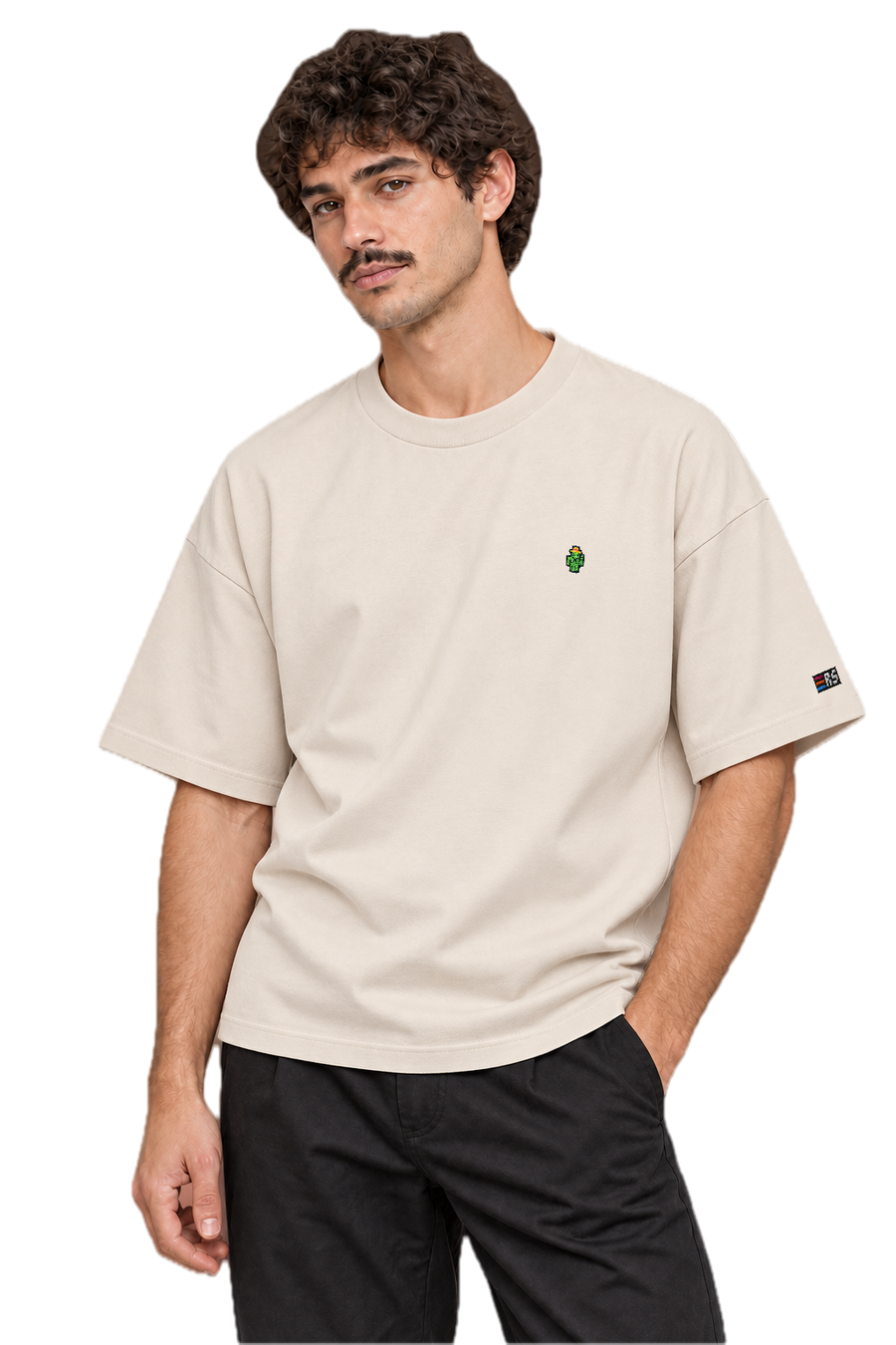 Pixel Kaktus – Besticktes Bio Oversized T-Shirt · Beige · Model · Mann