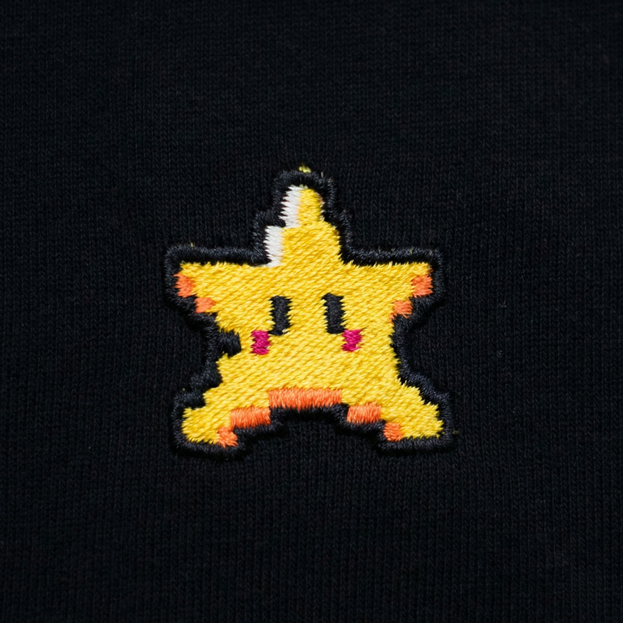 Pixel Stern – Besticktes Bio T-Shirt · Schwarz · Stick-Close-up