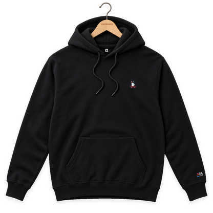 Pixel Pinguin Mit Skateboard – Bestickter Bio Hoodie · Schwarz · Bügel A · Bügel V5