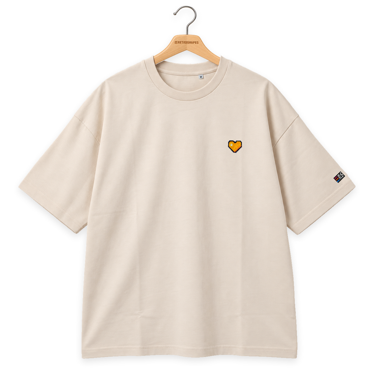 Pixel Herz Orange – Besticktes Bio Oversized T-Shirt · Beige · Bügel A · Bügel V5