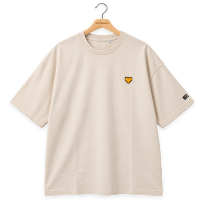 Pixel Herz Orange – Besticktes Bio Oversized T-Shirt · Beige · Bügel A · Bügel V5