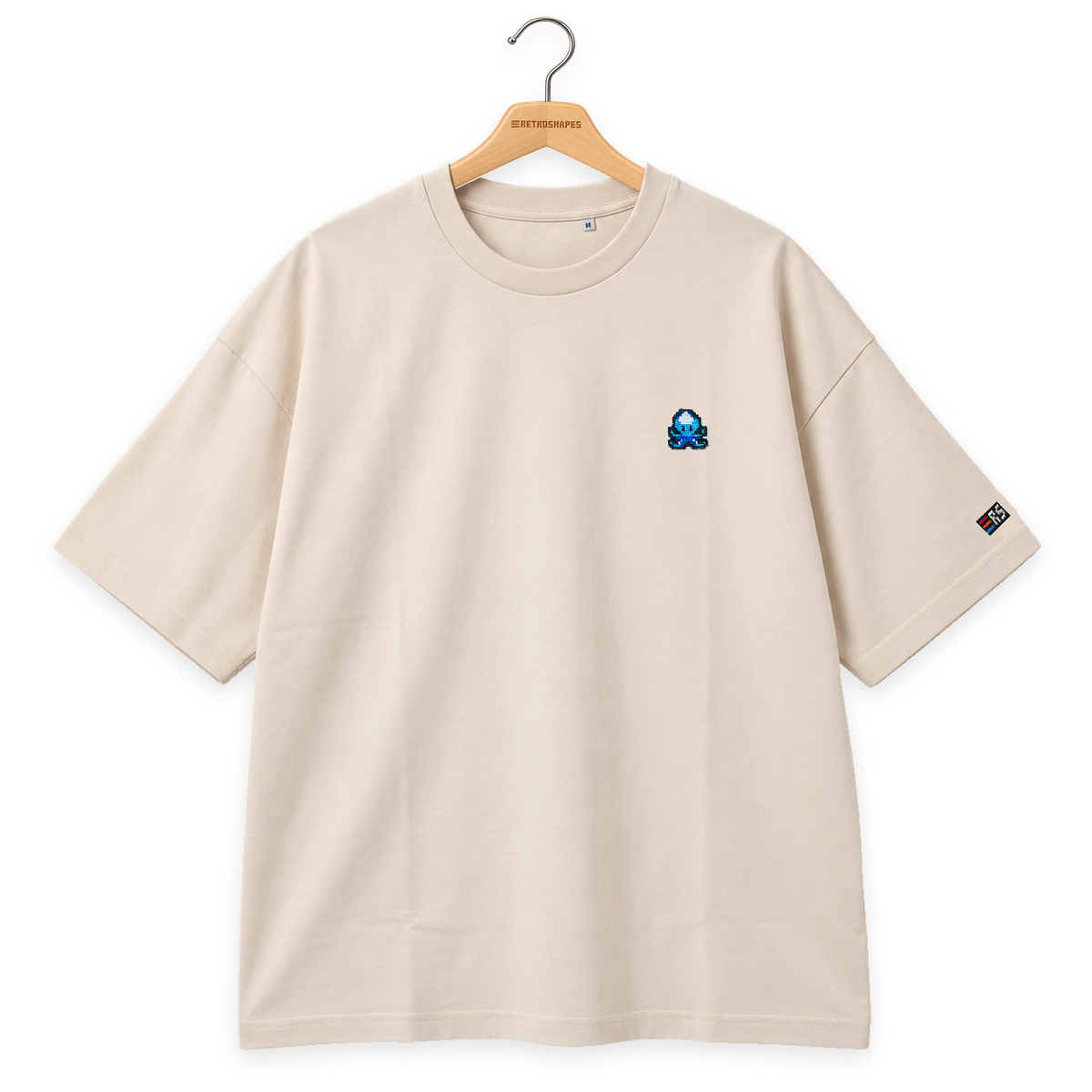 Pixel Krake – Besticktes Bio Oversized T-Shirt · Beige · Bügel A · Bügel V5