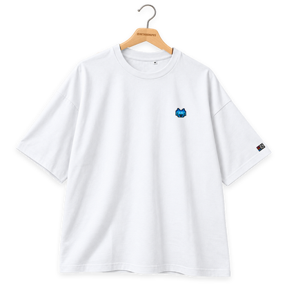 Pixel Alien Blau – Besticktes Bio Oversized T-Shirt · Weiß · Bügel B · Bügel V5