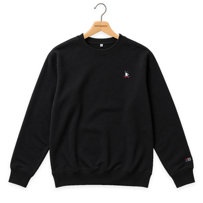 Pixel Pinguin Mit Skateboard – Bestickter Bio Pullover · Schwarz · Bügel A · Bügel V5