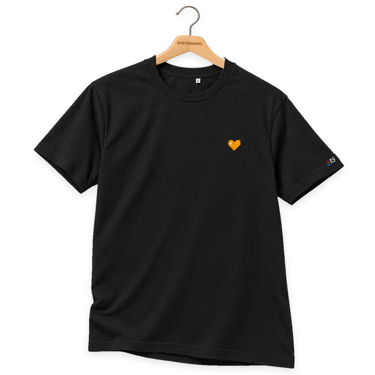 Pixel Herz Orange – Besticktes Bio T-Shirt · Schwarz · Bügel B · Bügel V5
