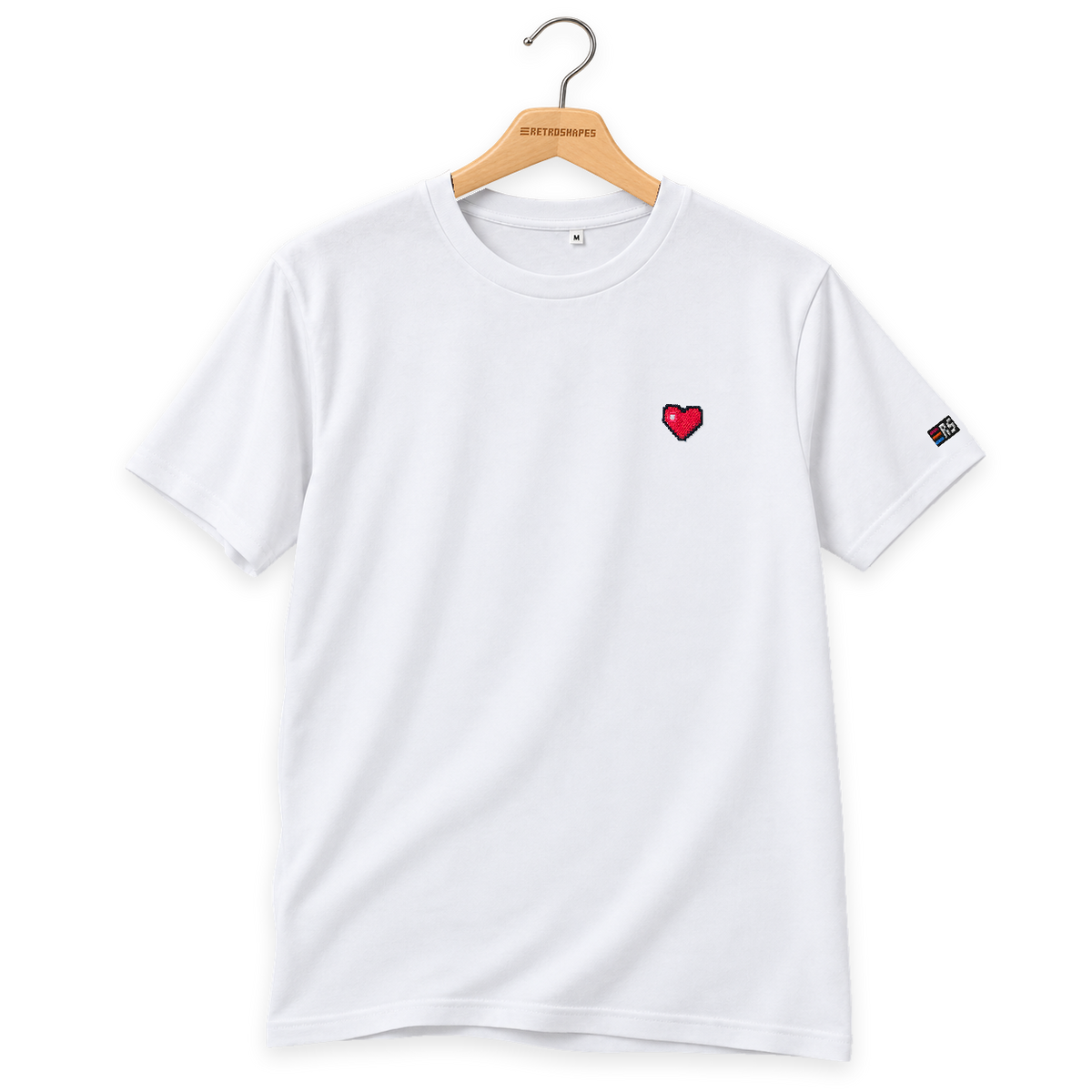 Pixel Herz – Besticktes Bio T-Shirt · Weiß · Bügel B · Bügel V5