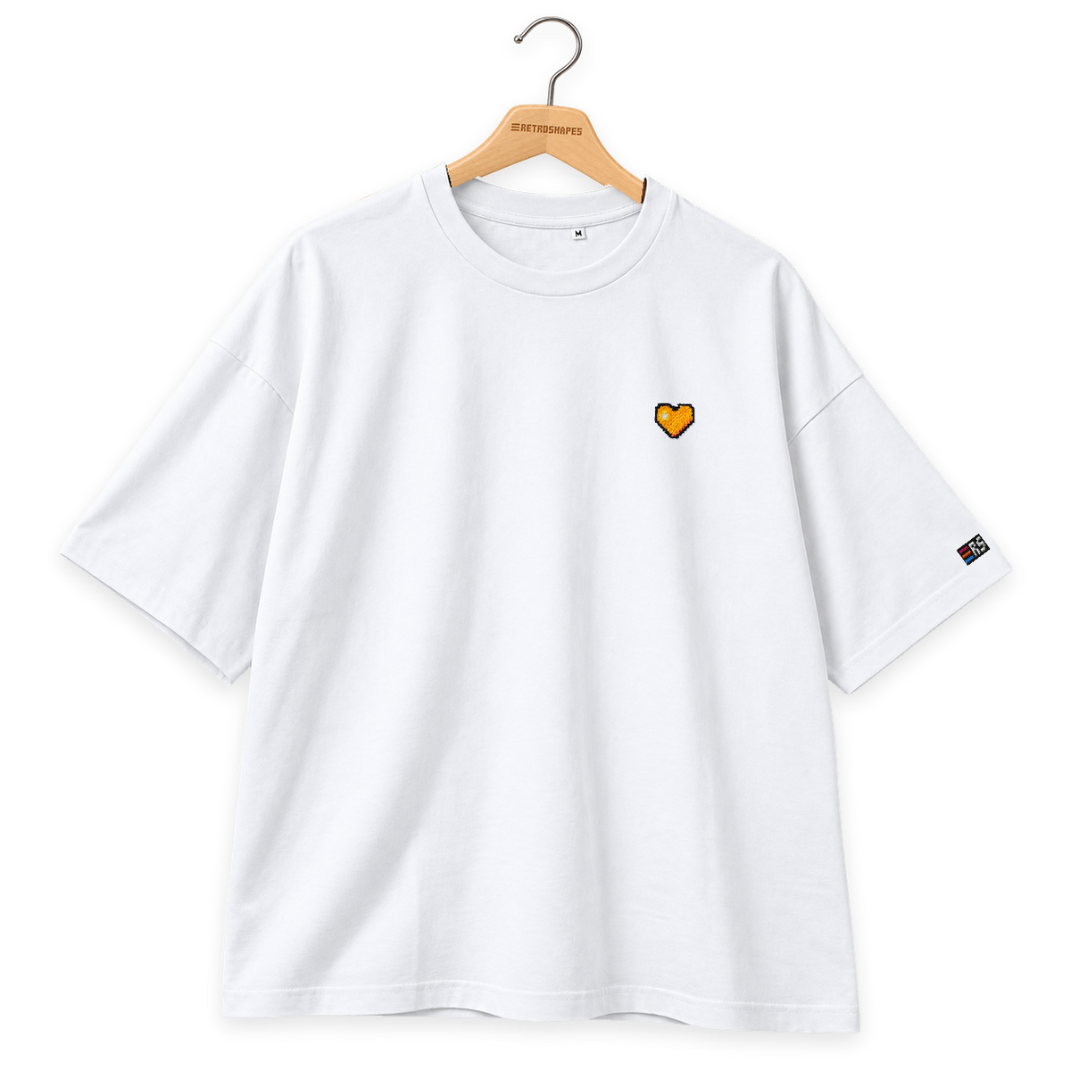 Pixel Herz Orange – Besticktes Bio Oversized T-Shirt · Weiß · Bügel B · Bügel V5