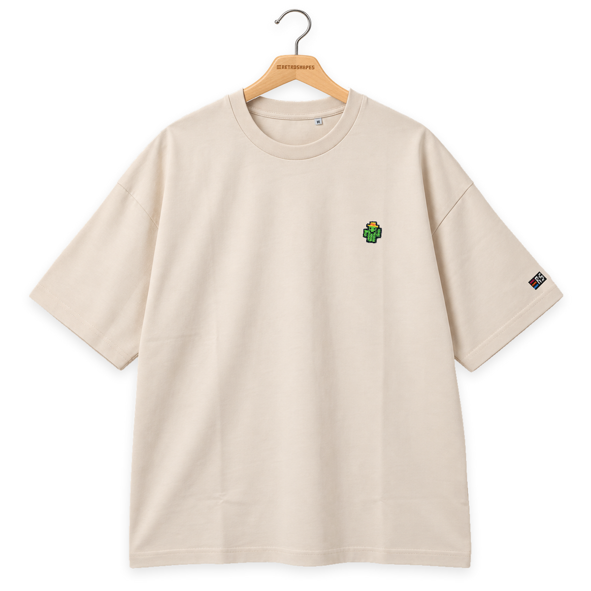 Pixel Kaktus – Besticktes Bio Oversized T-Shirt · Beige · Bügel A · Bügel V5