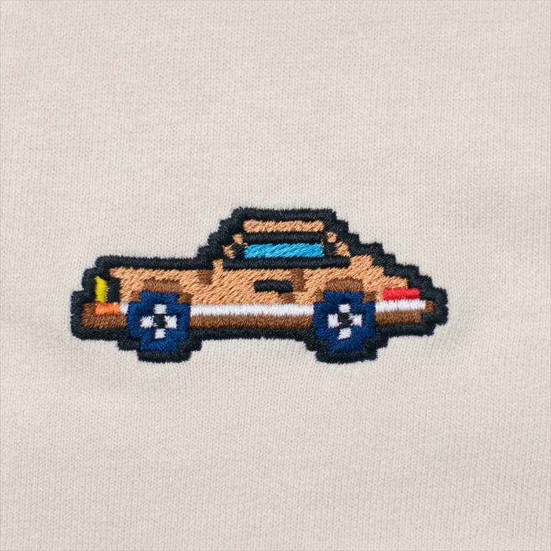 Pixel Sportwagen braun – Bestickter Bio Pullover // No. 018