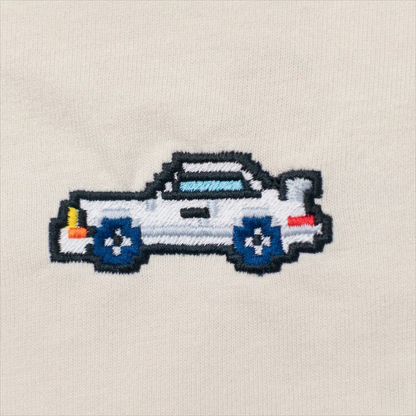 Pixel Sportwagen weiß – Bestickter Bio Hoodie // No. 018